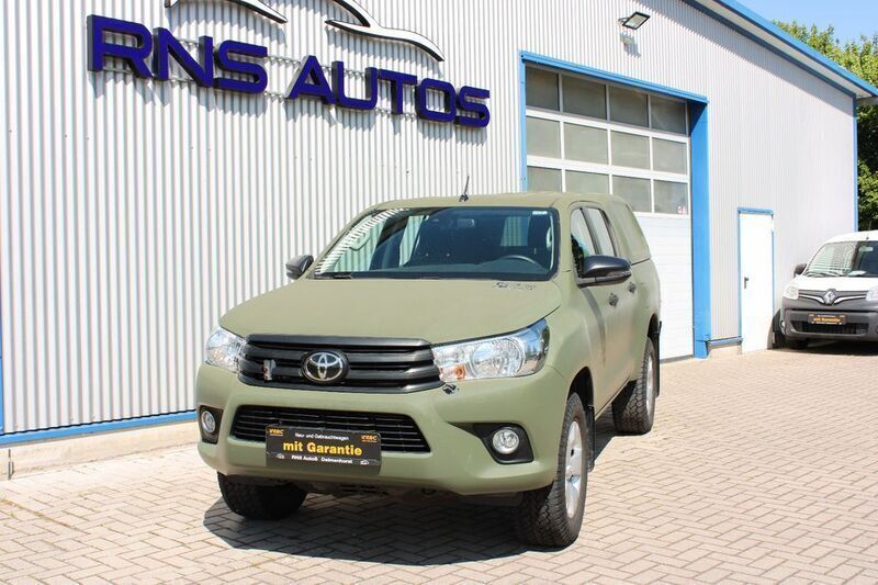 Grün Gebraucht 2018 Toyota HiLux Abholung | 32.990 € (Fairer Preis) - Bild 1/4