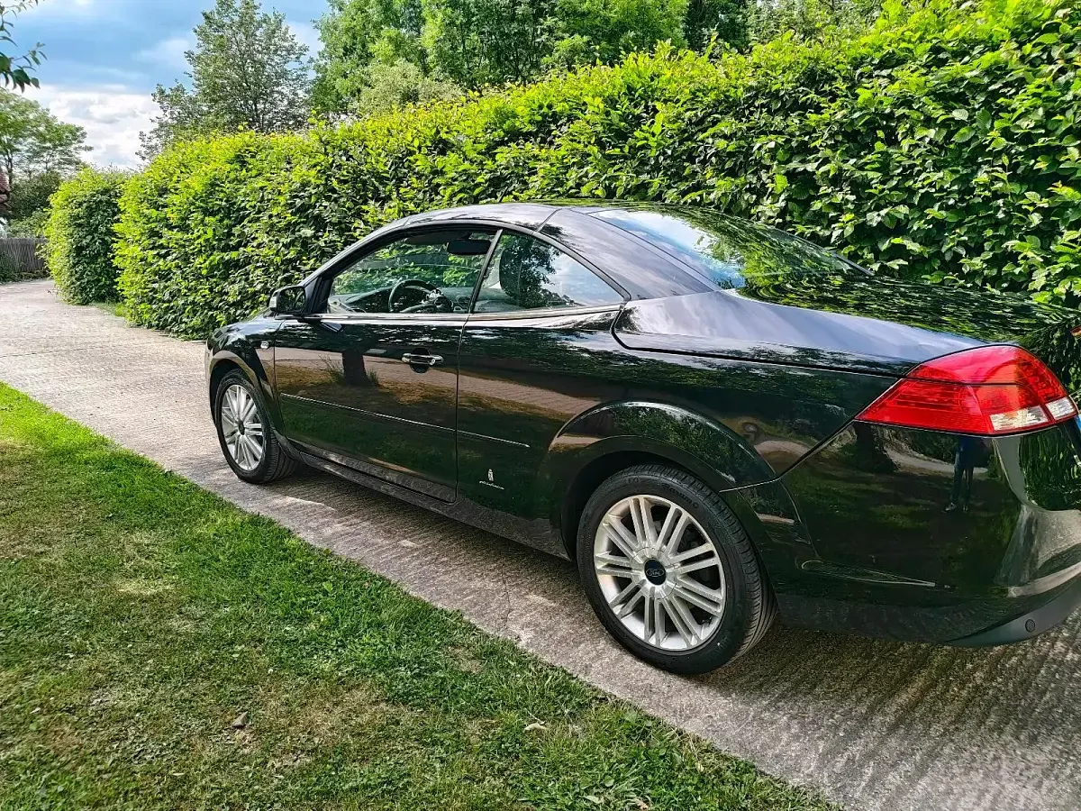 Gebraucht Ford Focus Cabriolet 145 PS (106 kW) 2008 Schwarz Cabrio