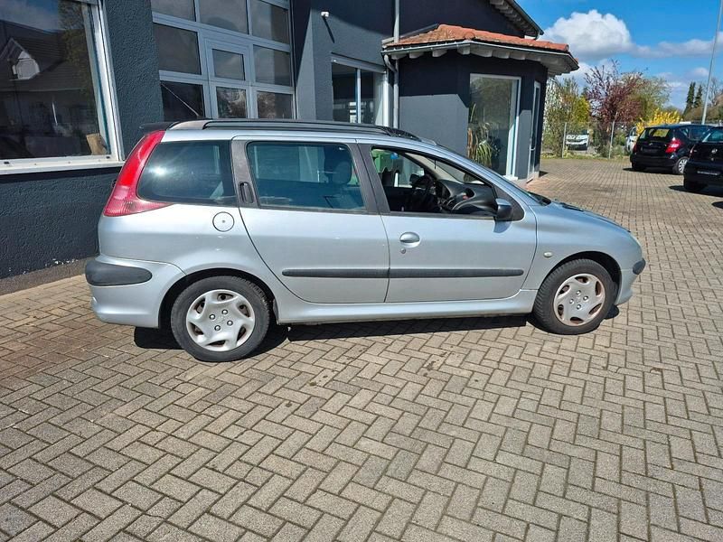 Gebraucht Peugeot 206 75 PS (55 kW) 2003 Silber Kombi