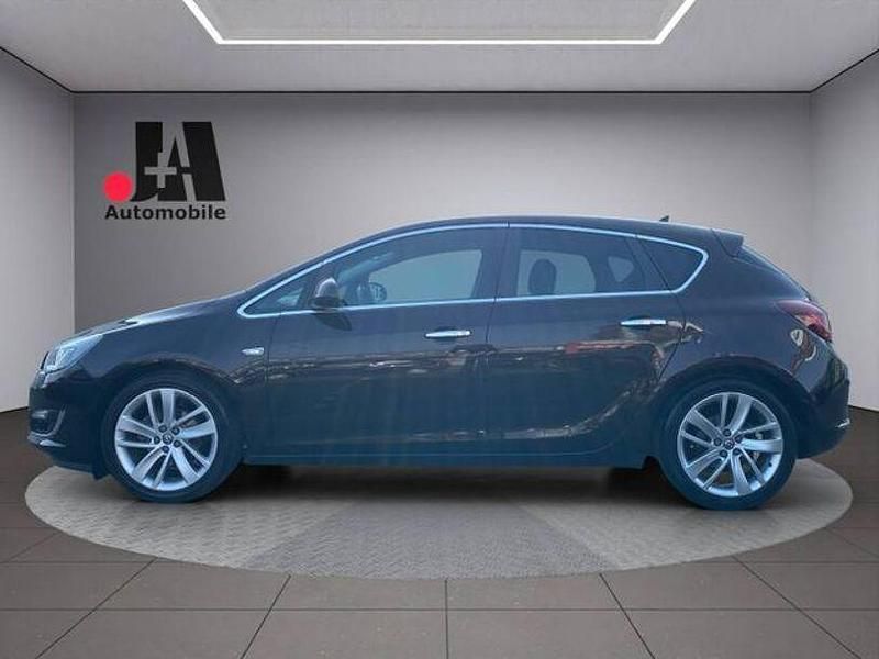 Gebraucht Opel Astra 140 PS (102 kW) 2013 Braun Kleinwagen