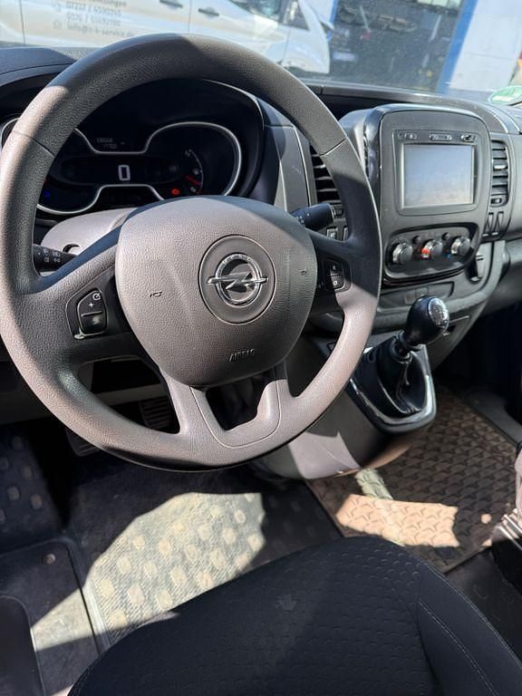 Second-hand Opel Vivaro 125 CP (91 kW) 2018 Alb Monovolum