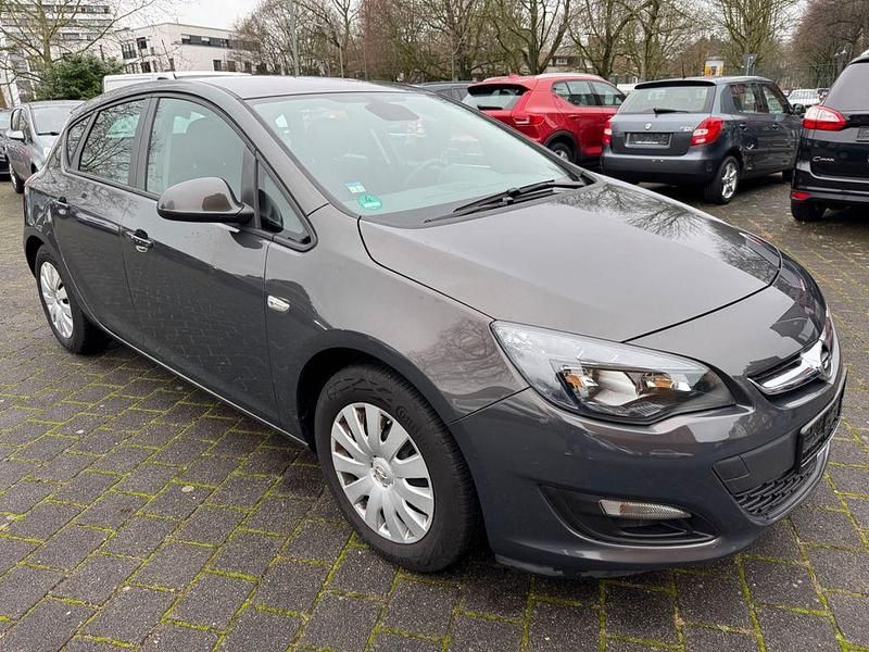 Gebraucht Opel Astra 116 PS (85 kW) 2015 Grau Limousine