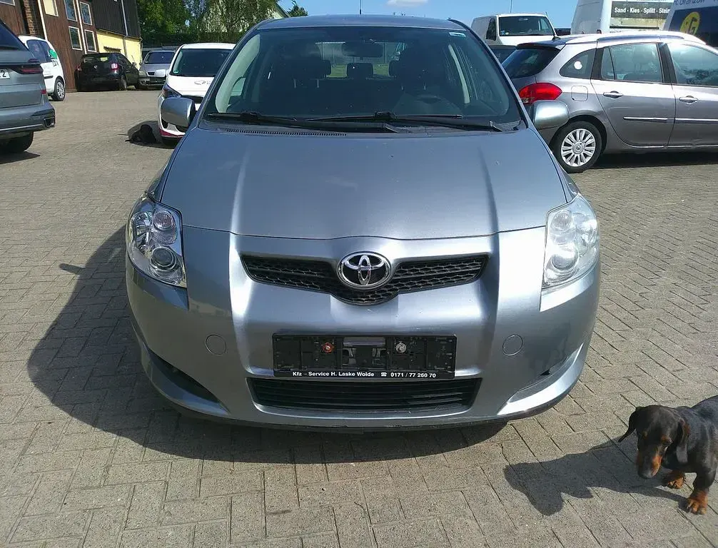 Gebraucht Toyota Auris Team 126 PS (92 kW) 2008 Silber Kleinwagen
