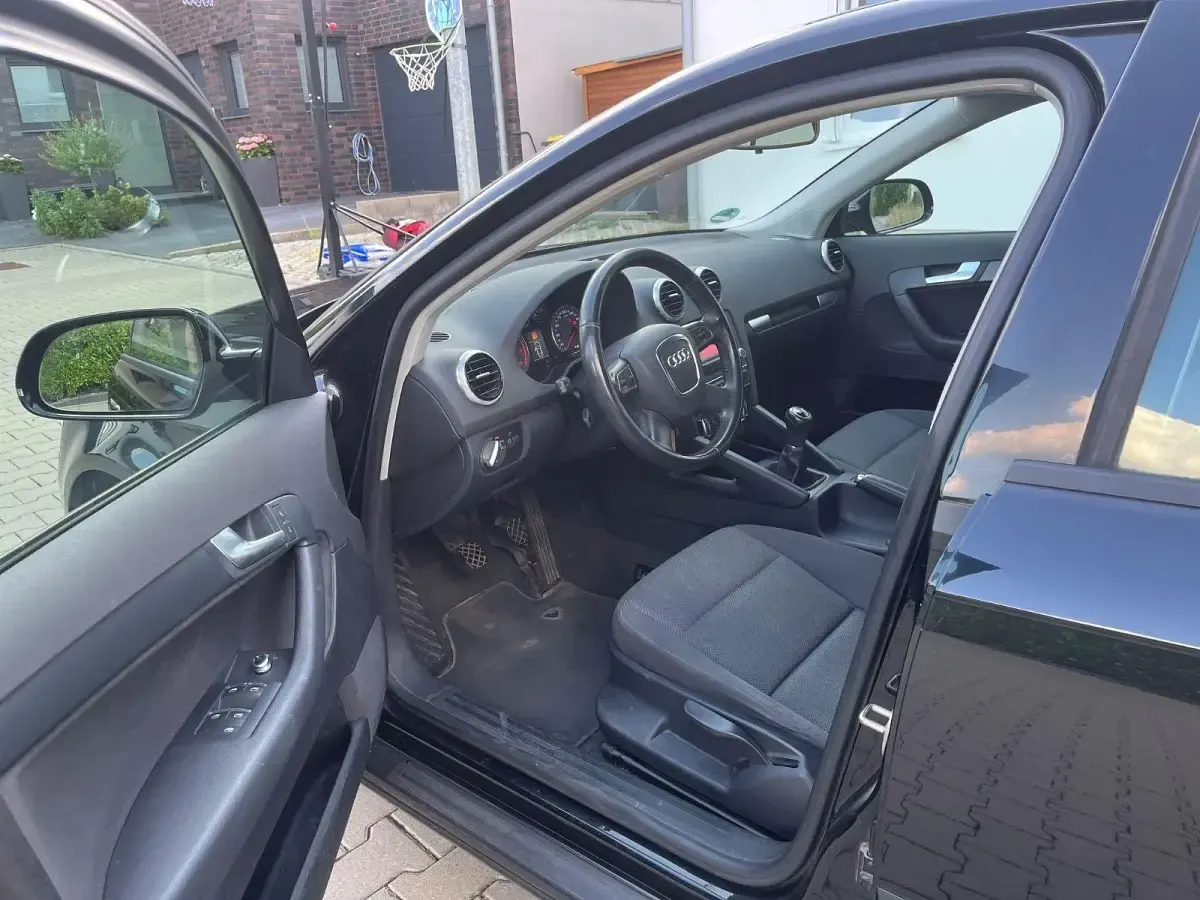 Gebraucht Audi A3 Ambiente 105 PS (77 kW) 2012 Schwarz Kleinwagen