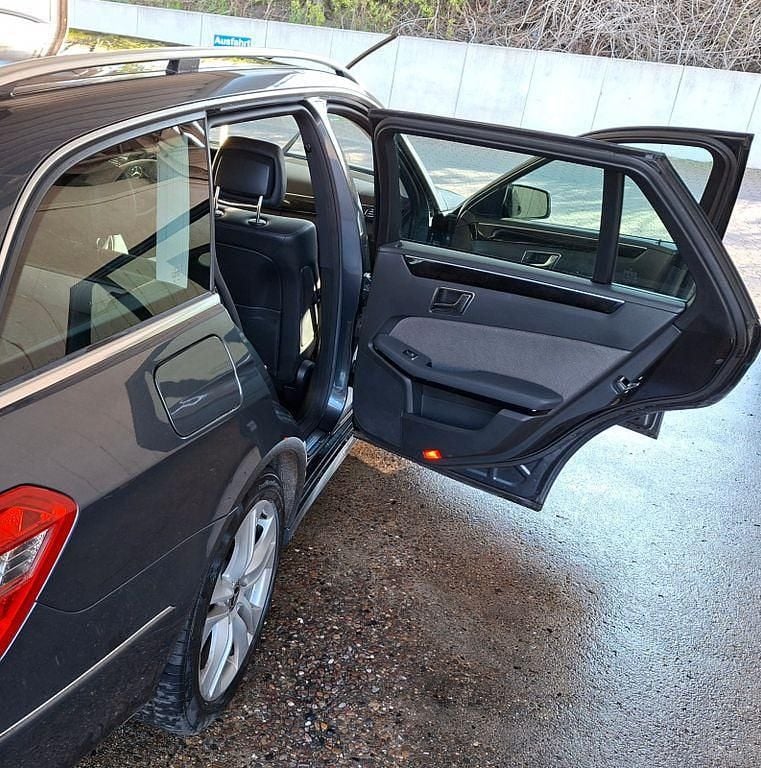 Gebraucht Mercedes E220 Avantgarde 170 PS (125 kW) 2011 Grau Limousine