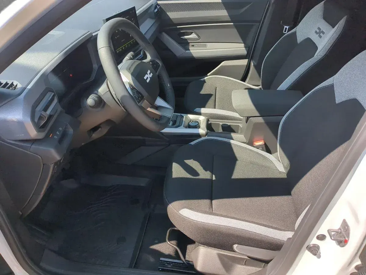 Neu Dacia Duster Journey 154 PS (113 kW) 2026 Arktisweiß SUV