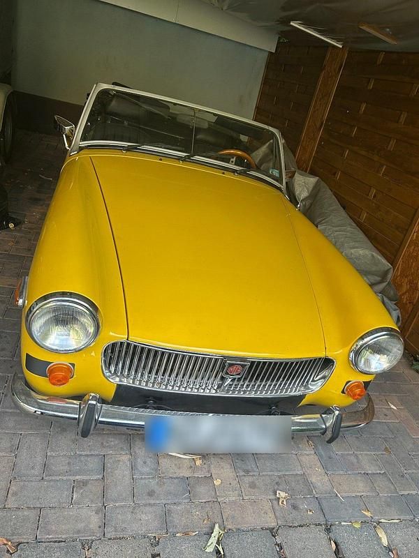 Gelb Gebraucht 1979 MG Midget Cabrio | 12.500 € - Bild 1/4