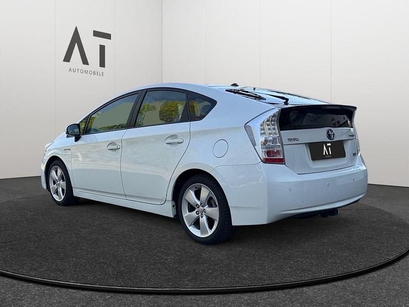 Gebraucht Toyota Prius Executive 99 PS (72 kW) 2010 Weiß Kleinwagen