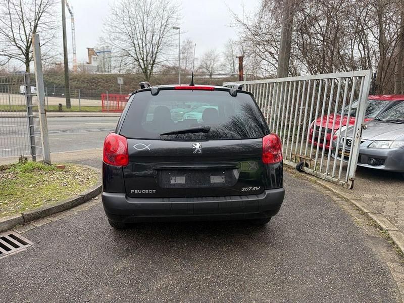 Gebraucht Peugeot 207 Tendance 95 PS (69 kW) 2008 Schwarz Kombi