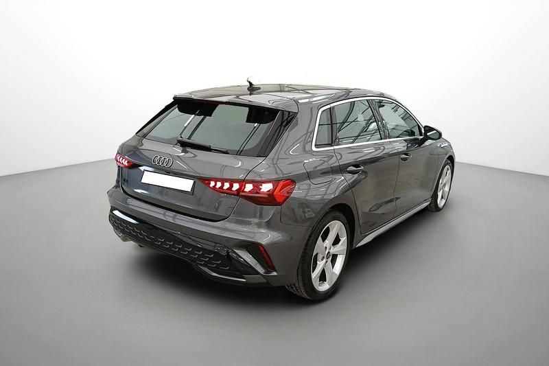 Gebraucht Audi A3 Ambiente 150 PS (110 kW) 2025 Gris daytona Limousine