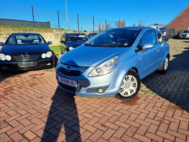 Aeroblau mi2 Gebraucht 2006 Opel Corsa Edition Kleinwagen | 1.990 € (Teuer) - Bild 1/4