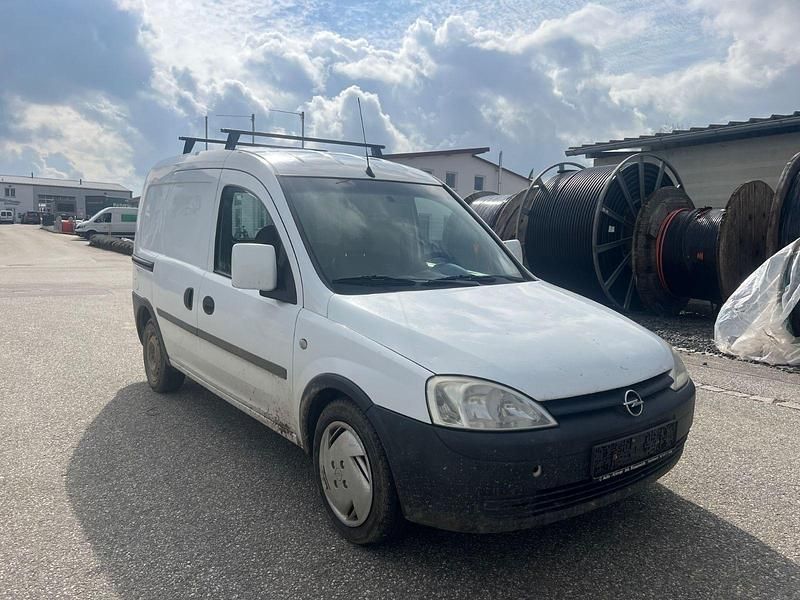 Usata Opel Combo 75 CV (55 kW) 2003 Bianco Monovolume