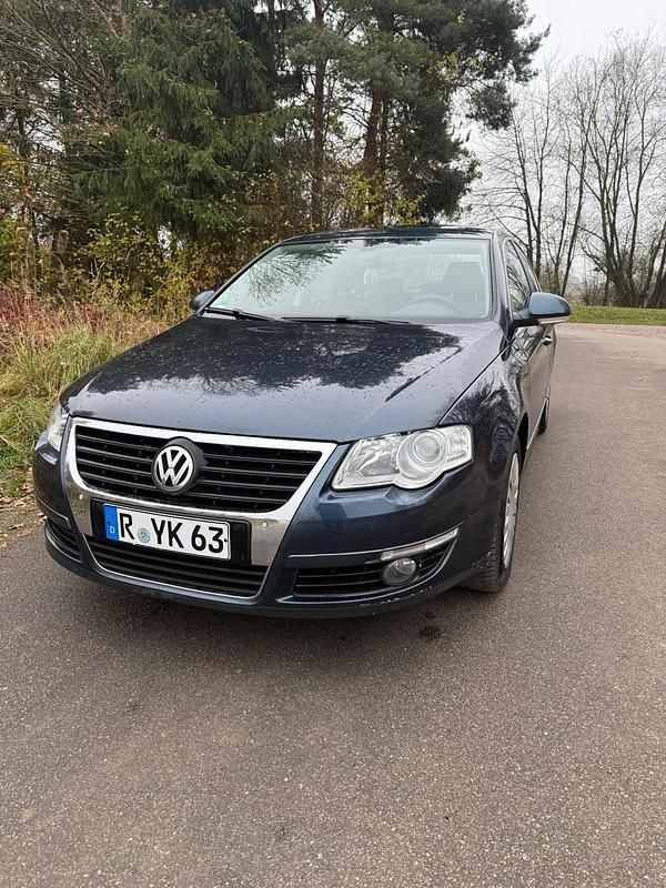 Blau Gebraucht 2006 VW Passat Limousine | 3.990 € (Fairer Preis) - Bild 1/4