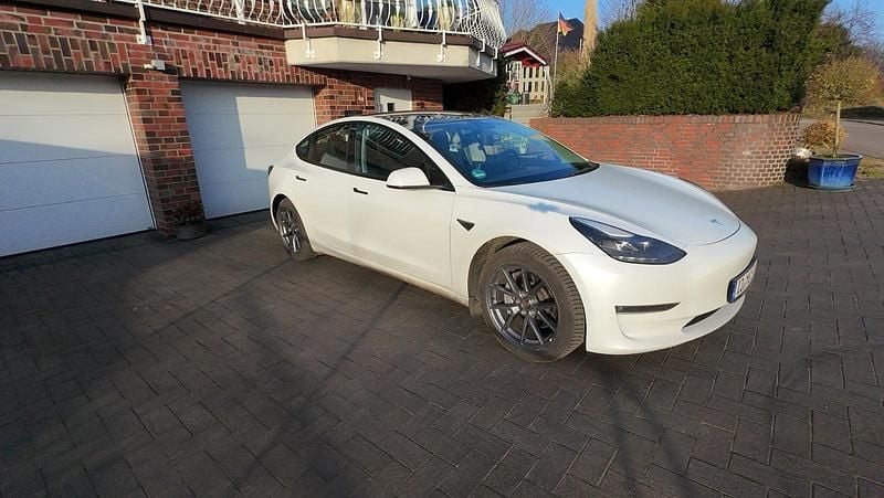 Gebraucht Tesla Model 3 Long Range AWD 366 kW (498 PS) 2022 Weiß Limousine