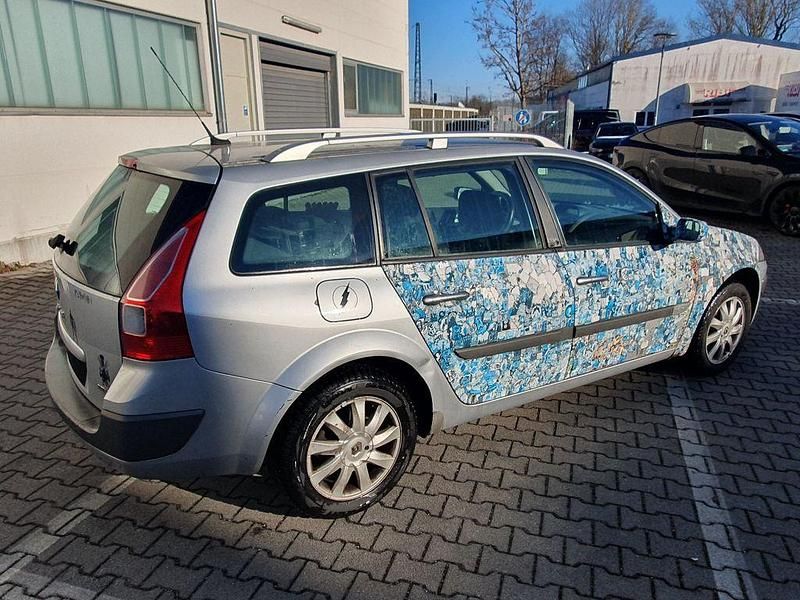 Gebraucht Renault Mégane II Avantage 111 PS (81 kW) 2006 Silber Limousine