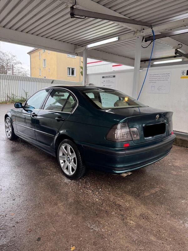Grün Gebraucht 1998 BMW 320 Limousine | 2.849 € (Fairer Preis) - Bild 1/4