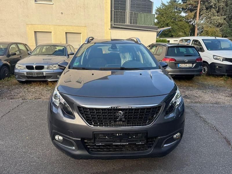 Grau Gebraucht 2019 Peugeot 2008 Signature Sky SUV | 7.990 € (Superpreis) - Bild 1/4