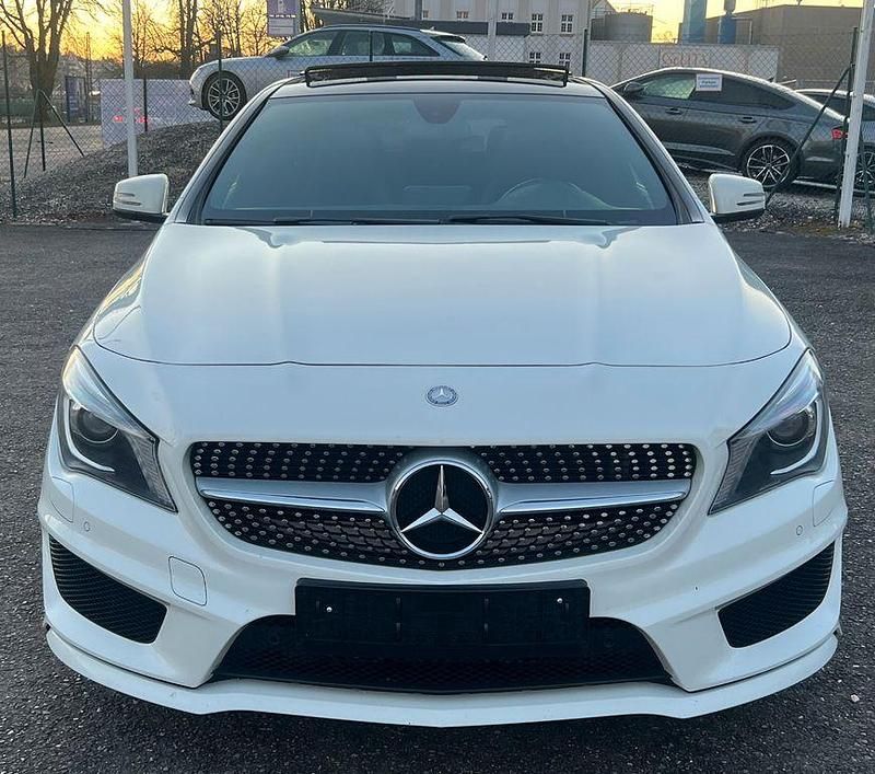 Gebraucht Mercedes CLA220 AMG line 177 PS (130 kW) 2015 Weiß Limousine