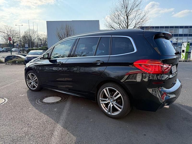 Schwarz Gebraucht 2017 BMW 220 Gran Tourer M Sport Van / Kleinbus | 18.500 € (Teuer) - Bild 1/4