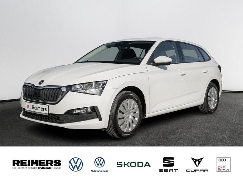 Gebraucht Skoda Scala Cool Plus 95 PS (69 kW) 2023 Weiss / candy weiss Kleinwagen