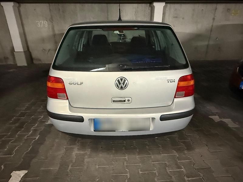 Gebraucht VW Golf III 90 PS (66 kW) 1999 Silber Kleinwagen