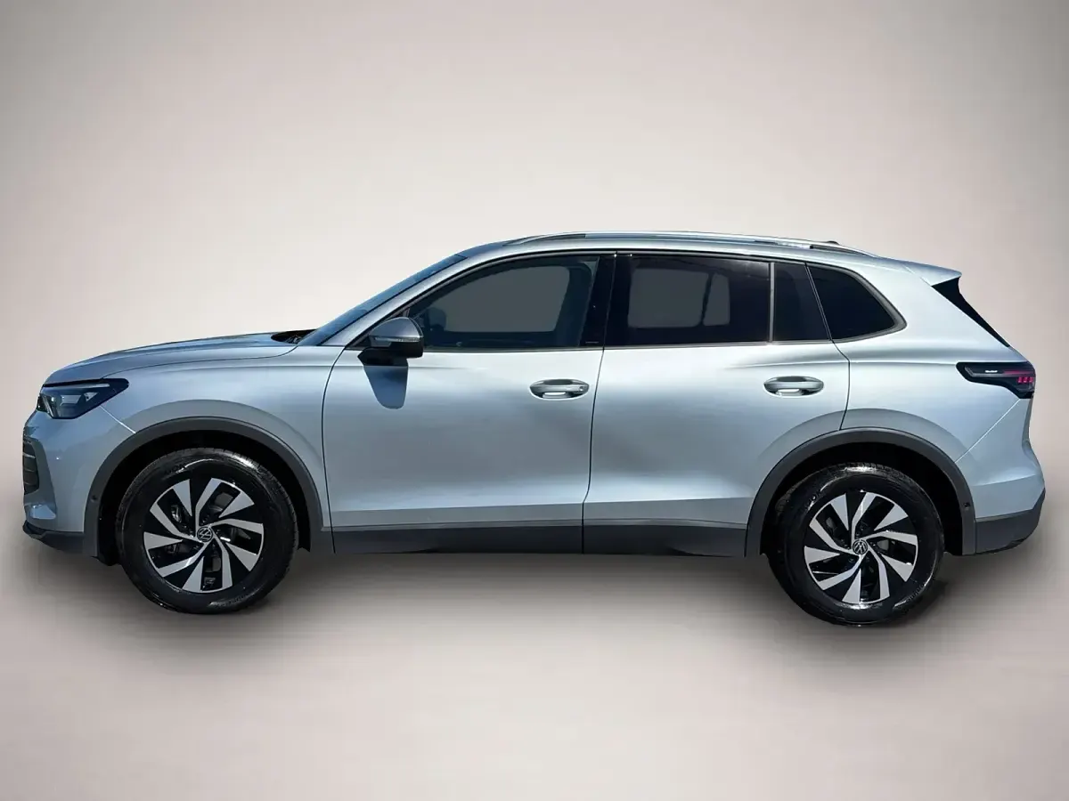 Neu VW Tiguan Life 150 PS (110 kW) 2026 Silber SUV