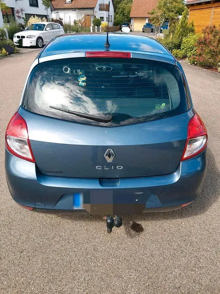Gebraucht Renault Clio 101 PS (74 kW) 2010 Blau Kleinwagen