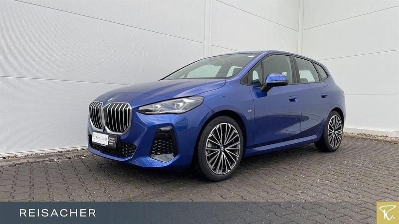 Blau Gebraucht 2024 BMW 220 Active Tourer M Sport Van / Kleinbus | 30.790 € (Superpreis) - Bild 1/4