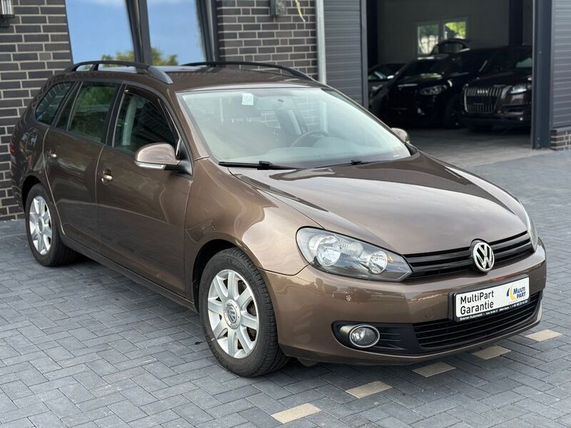 Braun Gebraucht 2011 VW Golf VI Comfortline Kombi | 5.990 € (Etwas zu teuer) - Bild 1/4