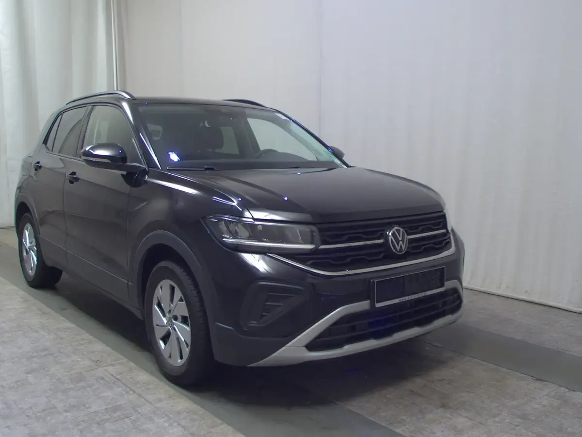 Gebraucht VW T-Cross IQ Drive 95 PS (69 kW) 2025 Schwarz SUV