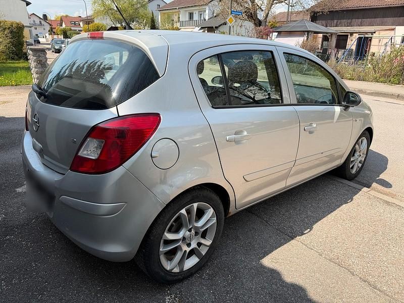 Second-hand Opel Corsa 80 CP (58 kW) 2007 Argintiu Hatchback