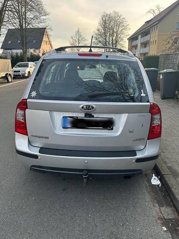 Gebraucht Kia Carens 140 PS (102 kW) 2007 Silber Van / Kleinbus