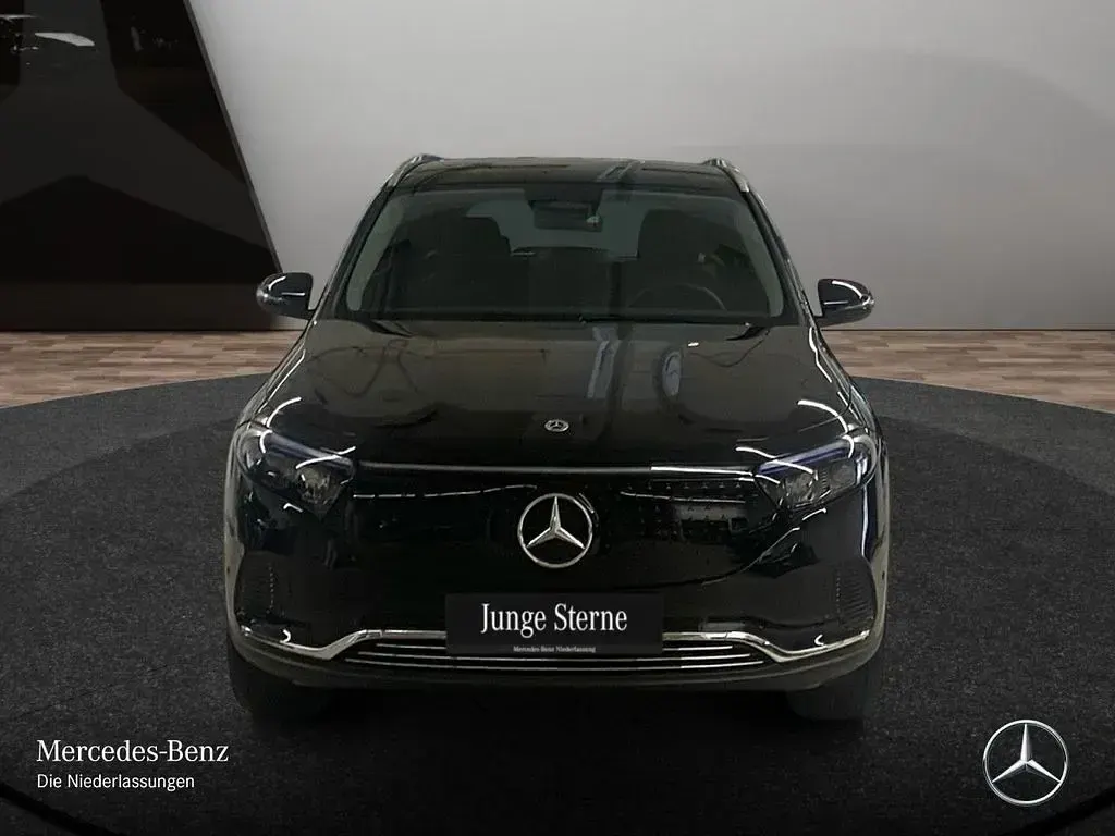Używany Mercedes EQA250+ Advanced 139 kW (190 KM) 2025 Czarny SUV