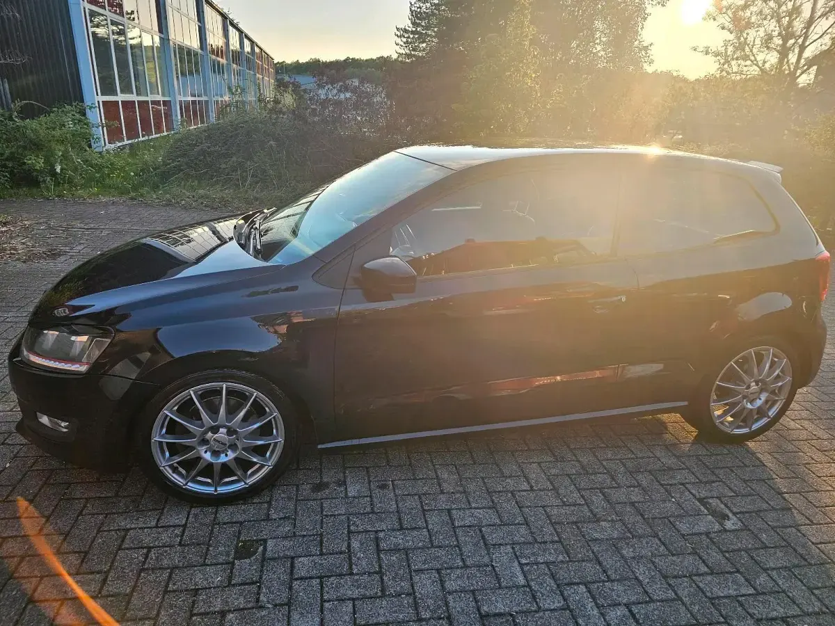 Gebraucht VW Polo R 105 PS (77 kW) 2011 Schwarz Kleinwagen