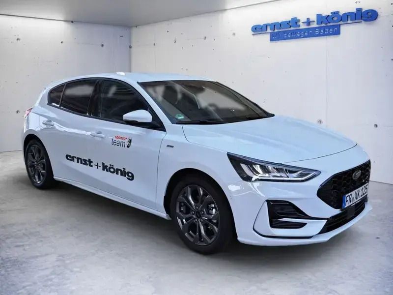 Gebraucht Ford Focus ST-Line X 155 PS (114 kW) 2024 Frozen white Limousine