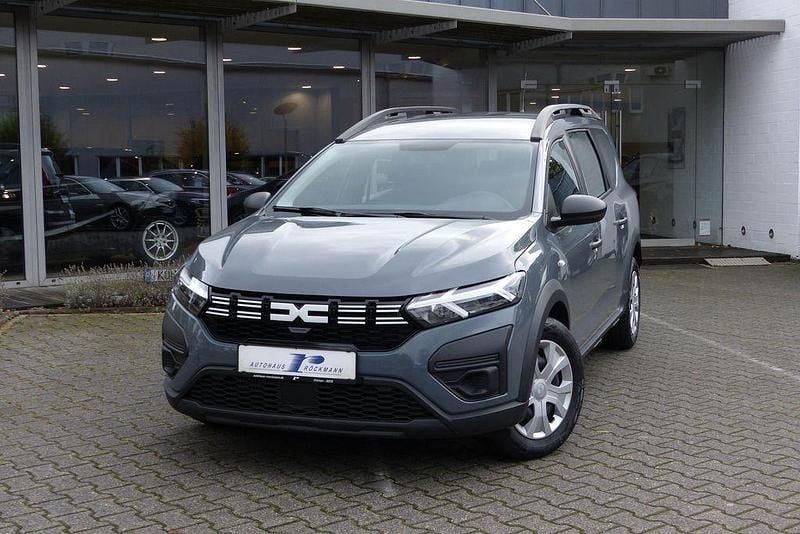 Używany Dacia Jogger 110 KM (80 kW) 2024 Szary Minivan