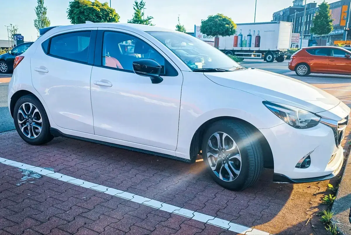 Gebraucht Mazda 2 Edition 90 PS (66 kW) 2017 Weiß Kleinwagen