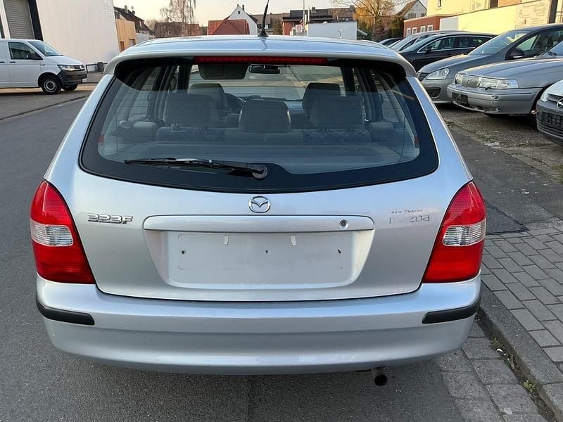 Gebraucht Mazda 323F 88 PS (64 kW) 1999 Silber Limousine