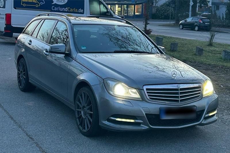 Gebraucht Mercedes C200 136 PS (100 kW) 2013 Grau Kombi