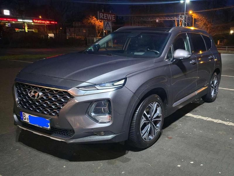 Silber Gebraucht 2019 Hyundai Santa Fe Style SUV | 25.000 € (Fairer Preis) - Bild 1/4