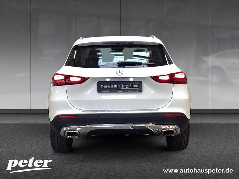 Gebraucht Mercedes GLA180 Advanced 136 PS (100 kW) 2025 Unilack polarweiß SUV