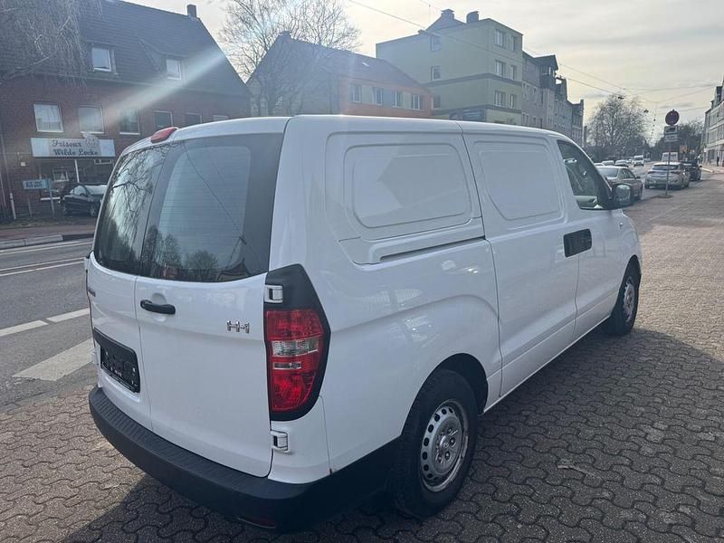 Gebraucht Hyundai H-1 116 PS (85 kW) 2012 Weiß Van / Kleinbus