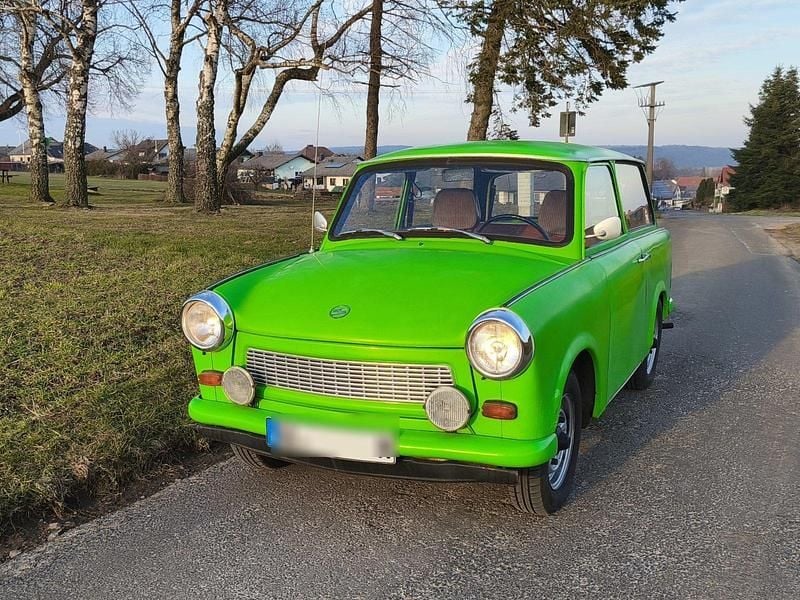 Grün Gebraucht 1987 Trabant 601 Kombi | 3.499 € - Bild 1/4