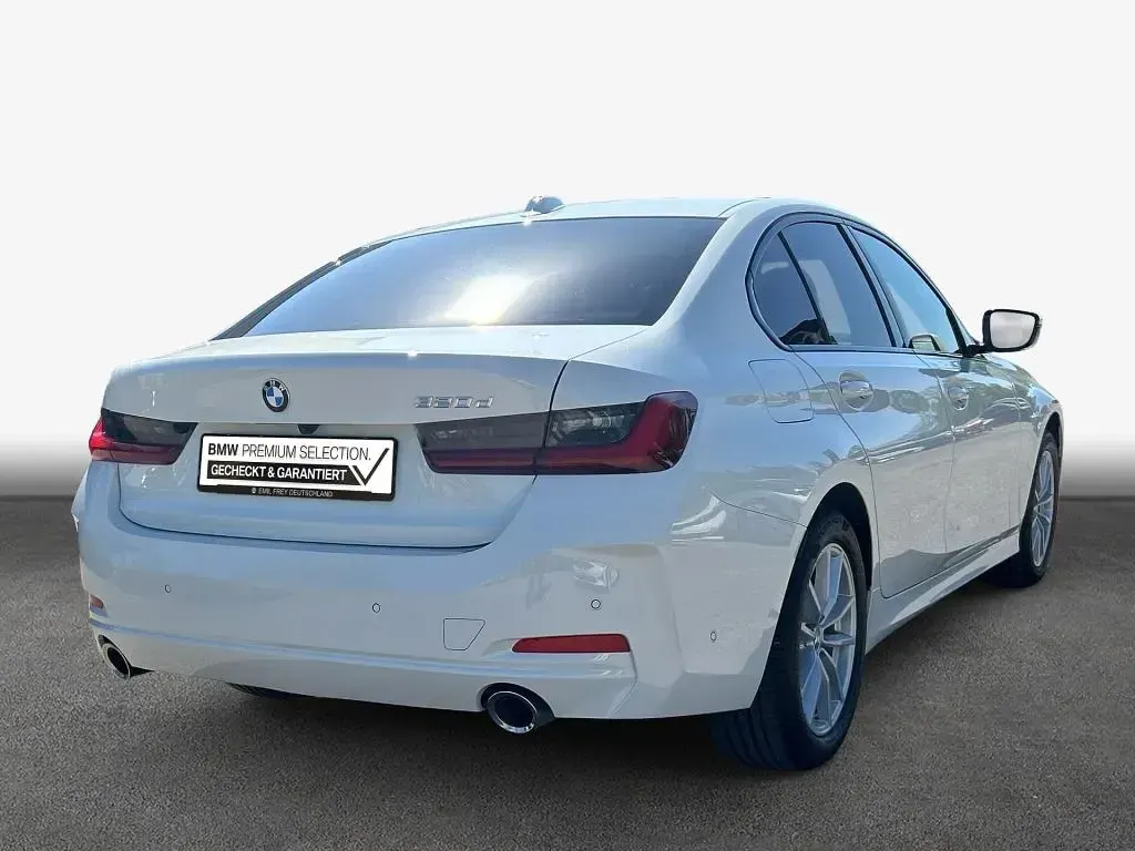 Gebraucht BMW 320 Sport Line 190 PS (139 kW) 2025 Weiß Limousine