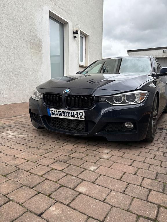 Second-hand BMW 320 184 CP (135 kW) 2014 Albastru Berlinǎ