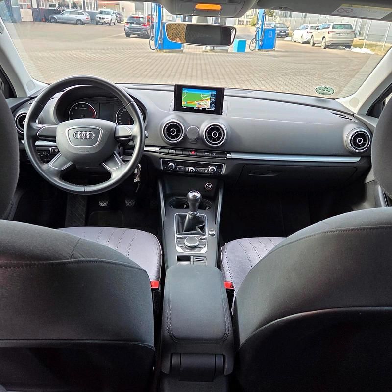 Gebraucht Audi A3 110 PS (80 kW) 2015 Schwarz Kleinwagen