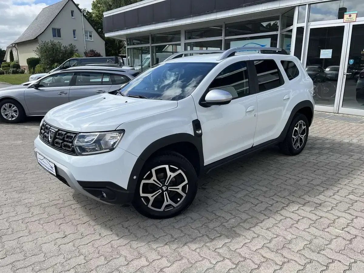 Gebraucht Dacia Duster Prestige 114 PS (83 kW) 2019 Gletscherweiss SUV