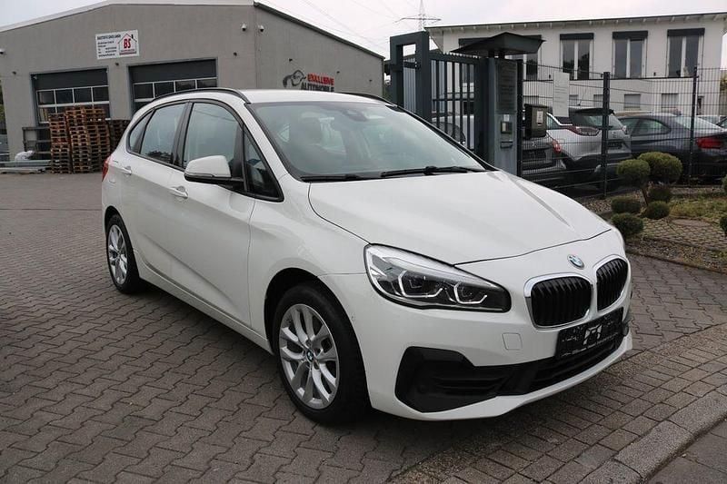 Gebraucht BMW 225 Active Tourer iPerformance 136 PS (100 kW) 2019 Weiß Van / Kleinbus