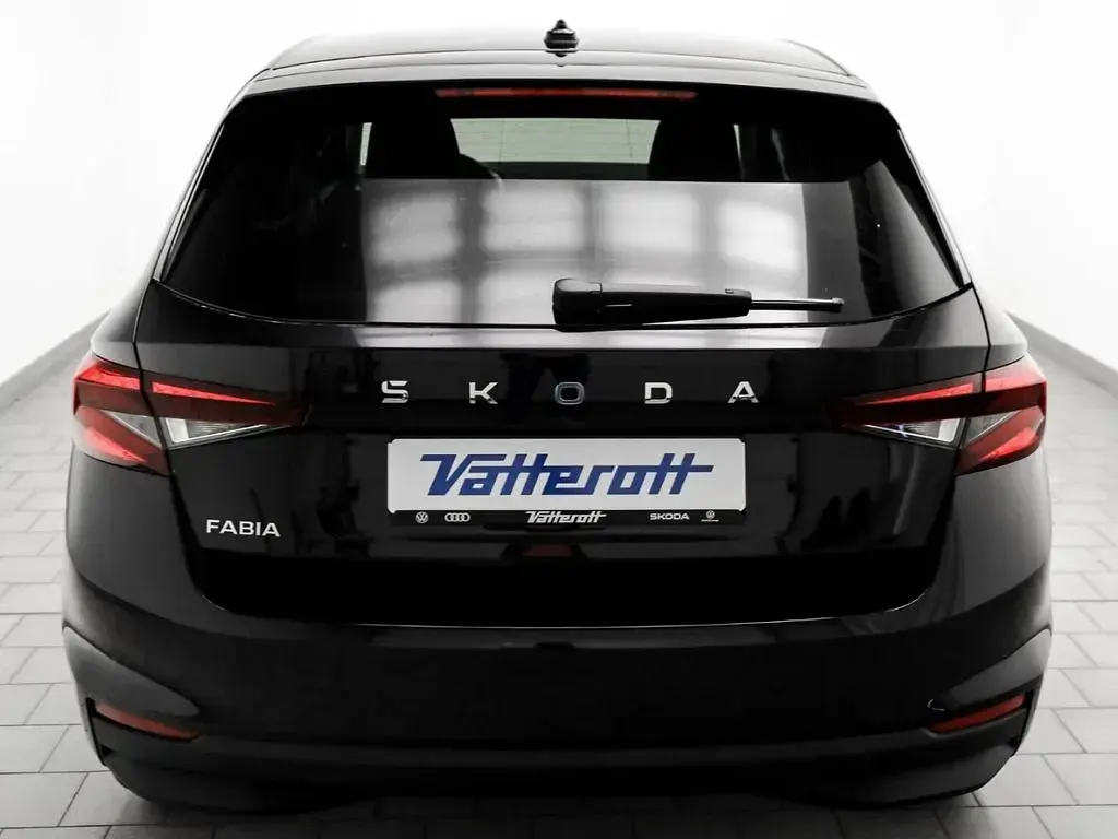 Neu Skoda Fabia Essence 95 PS (69 kW) 2026 Schwarzmagic perleffekt Kleinwagen