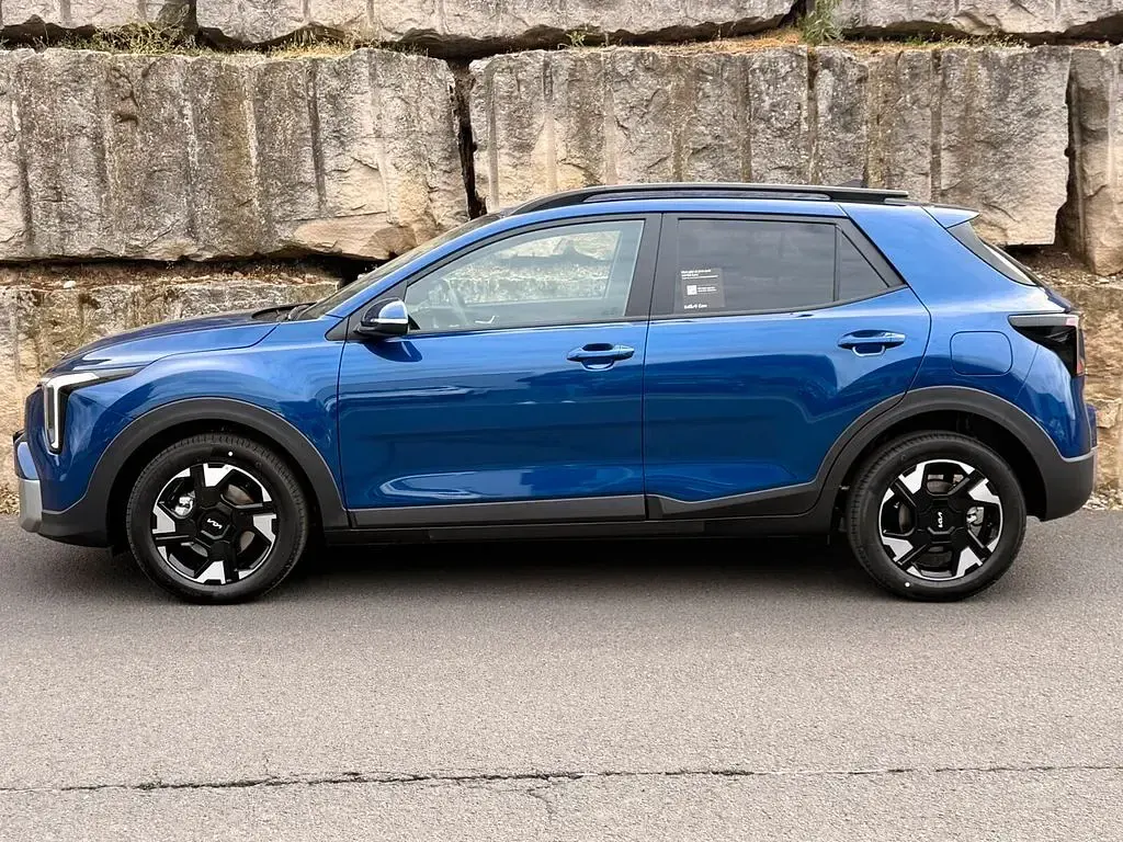 Neu Kia Stonic Vision 101 PS (74 kW) 2026 Blau SUV